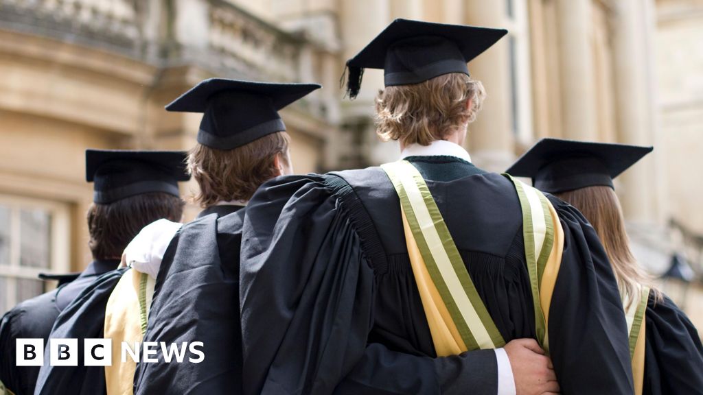 PM pledges to swap 'rip-off' degrees for apprenticeships