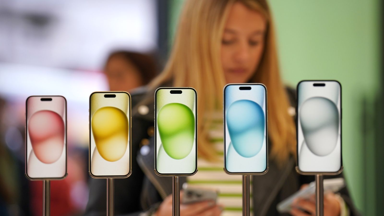 Apple reports biggest drop in iPhone sales since early months of pandemic – and reveals AI plans | Business News