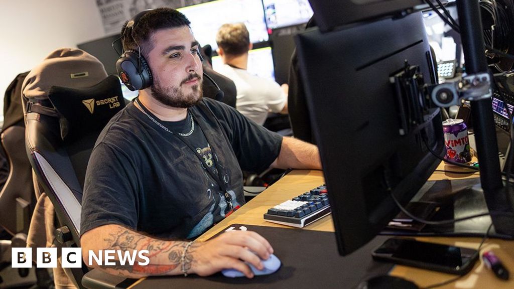 CS:GO esports: The virtual camera operators capturing the action