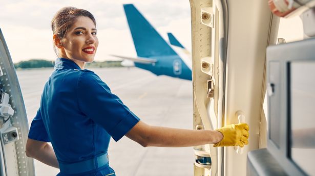 Flight attendant says blokes should avoid one thing if they want to date her