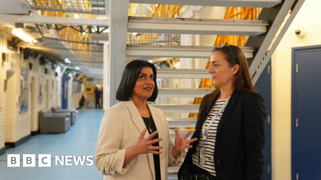 Thousands of prisoners to be released early to ease overcrowding