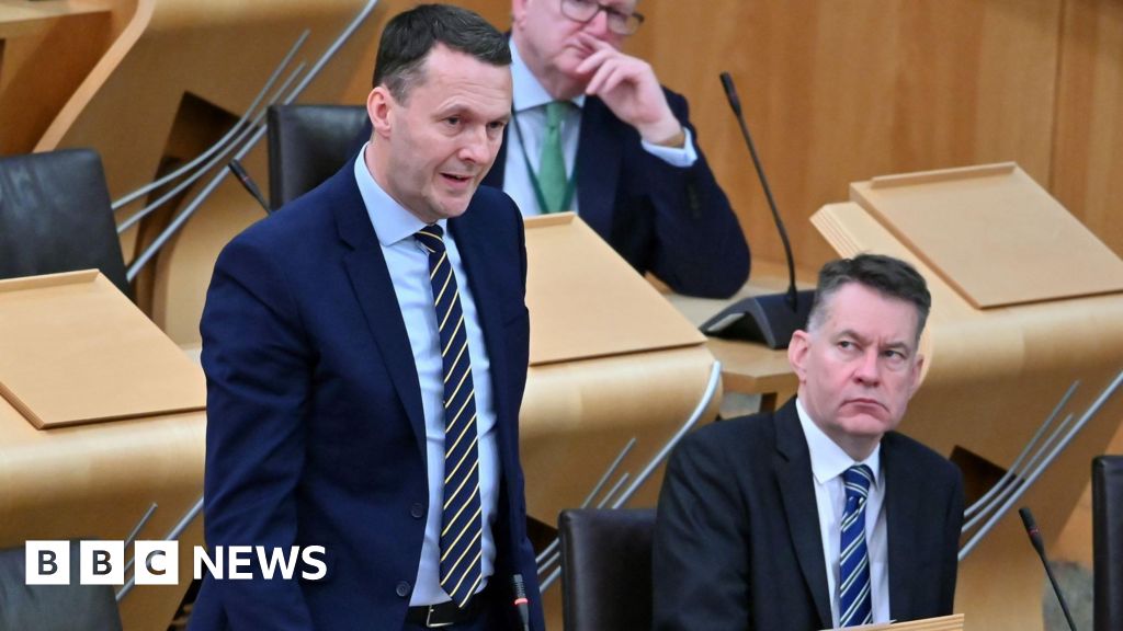Scottish Tory leadership candidates question fairness of vote
