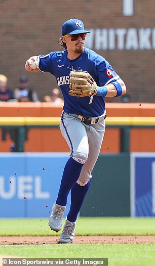 Jeff Bezos’ Amazon is ‘close to sealing landmark broadcast deal to show NBA, MLB and NHL games that could allow fans to finally cut cable for good’