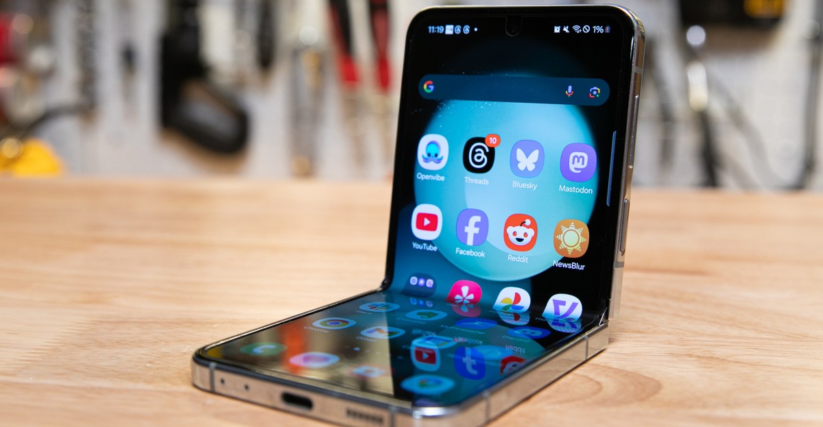 How Samsung’s Galaxy Z Flip failed me without actually breaking