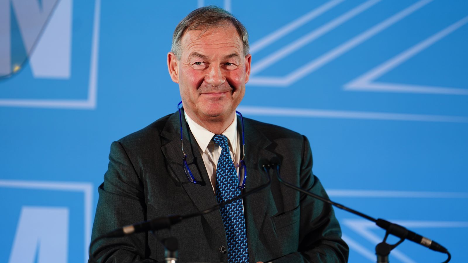 Met Police launches investigation into suspended Reform MP Rupert Lowe over ‘verbal threats’ | Politics News