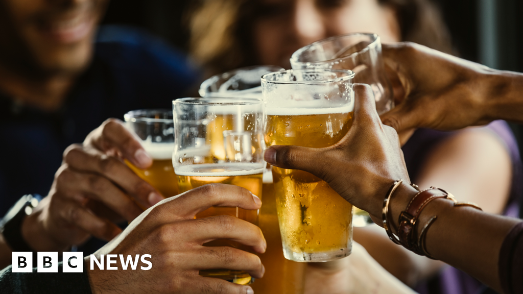 Pubs to stay open later to mark 80th anniversary