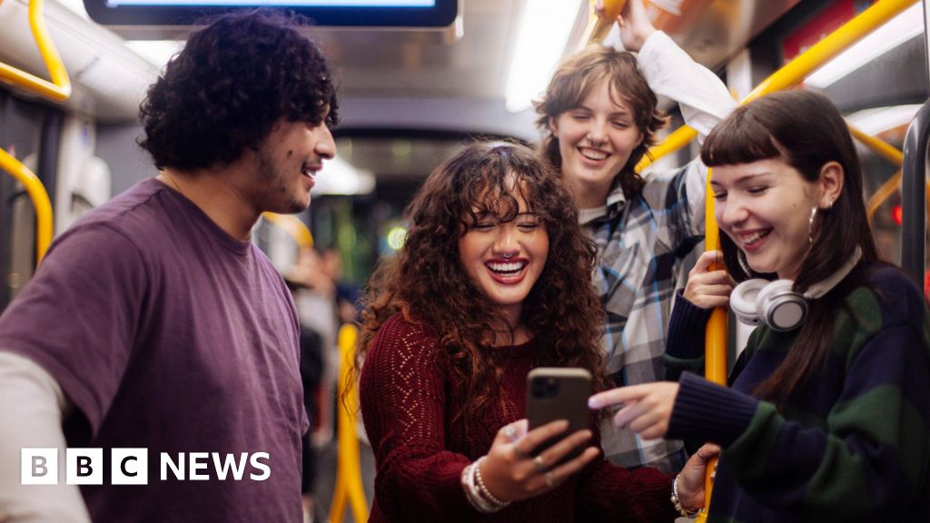 Call to fine ‘headphone dodgers’ who play music on buses and trains