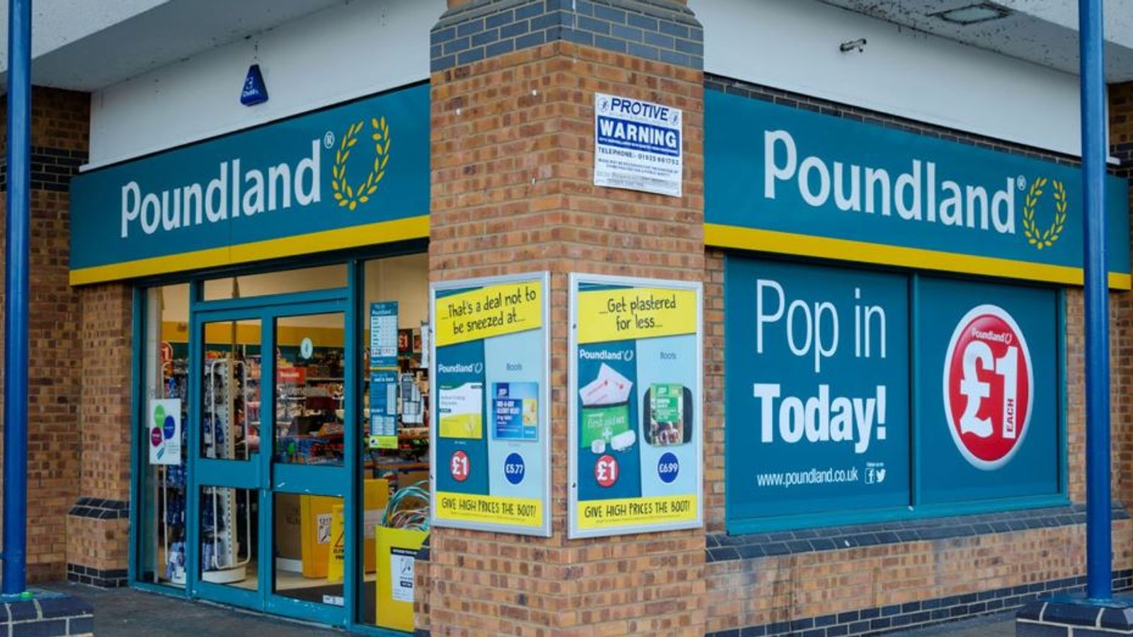 Predators eye bargain deal for struggling discount retailer Poundland | Money News
