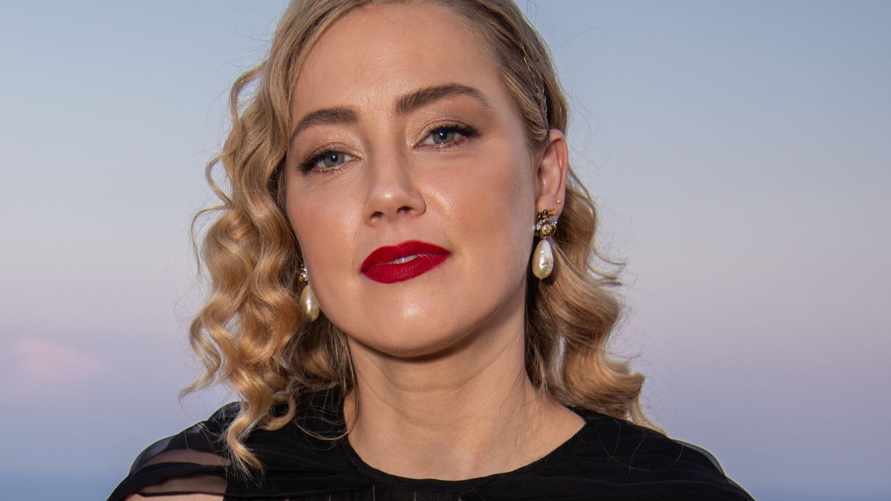 Amber Heard Celebrates Mother’s Day by Announcing She Welcomed Twins ‘On My Own Terms’