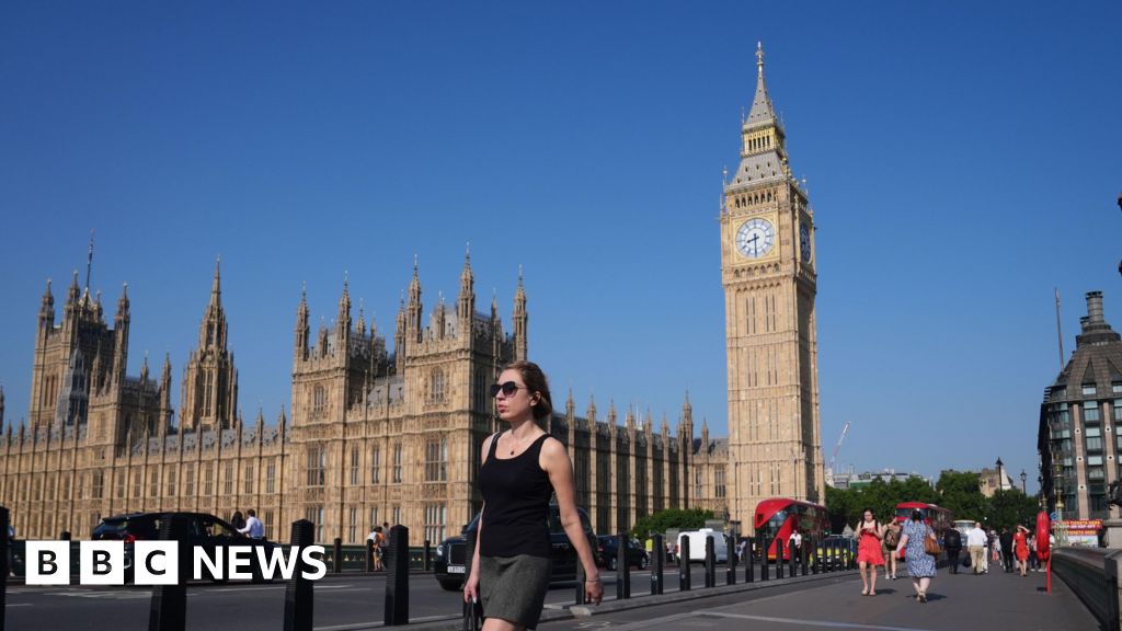 Temperatures pass 32C as first UK area enters heatwave