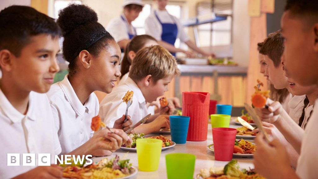 Free school meal rule change to make 500,000 more pupils eligible