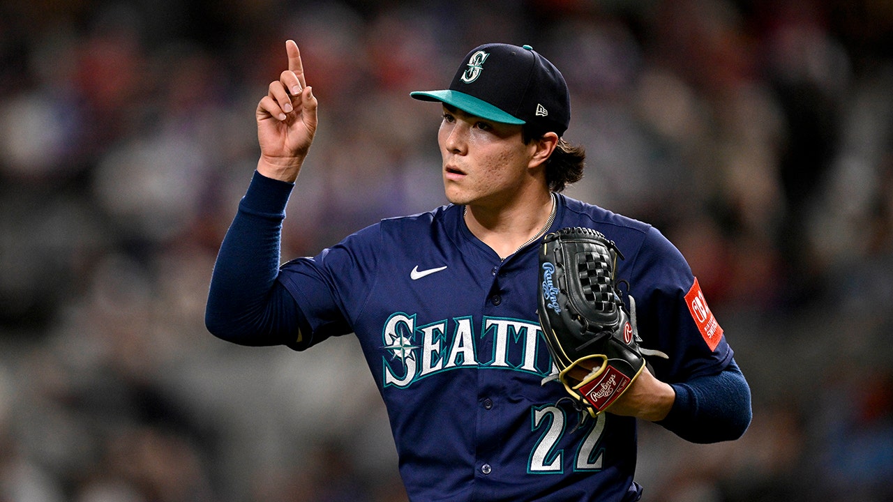 Mariners pitcher Bryan Woo surprises parents with All-Star Game news