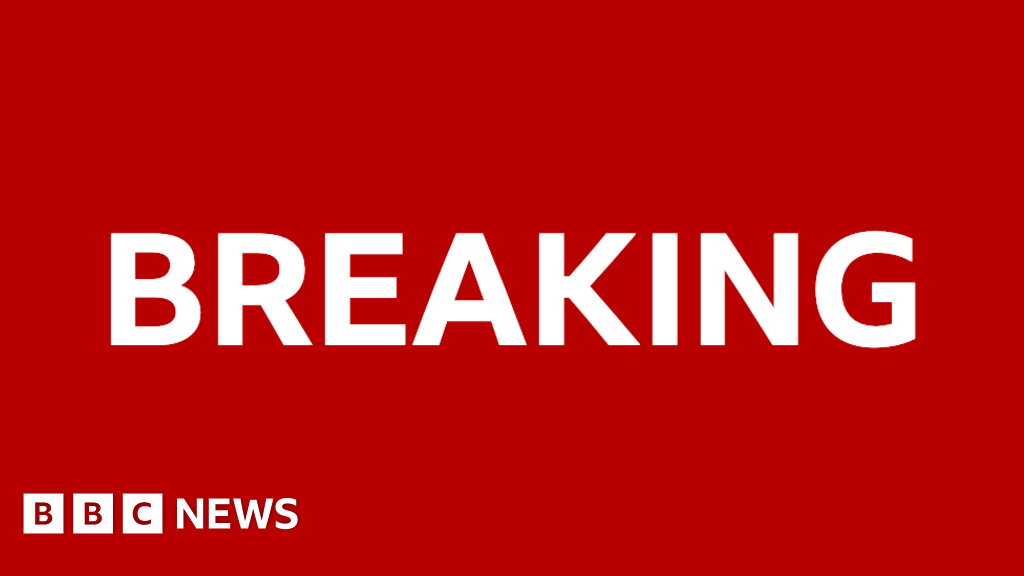 Zarah Sultana quits Labour to start new party with Jeremy Corbyn