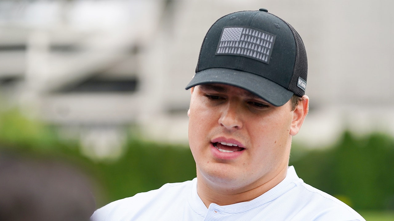 Trey Hendrickson drops hint about Florida amid contract dispute with Bengals