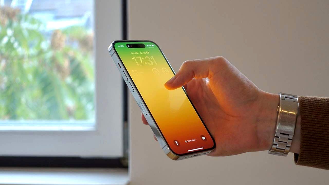 iPhone users fall for online scams more than Android users, study finds