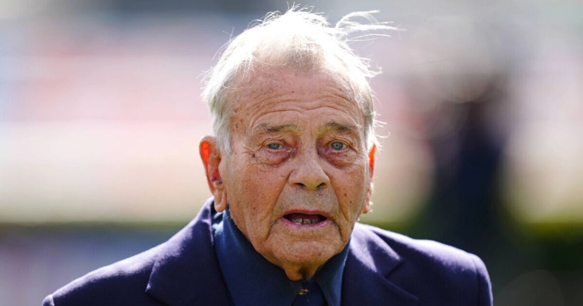 Dickie Bird dead: English cricket icon dies at 92 as tributes pour in | Cricket | Sport