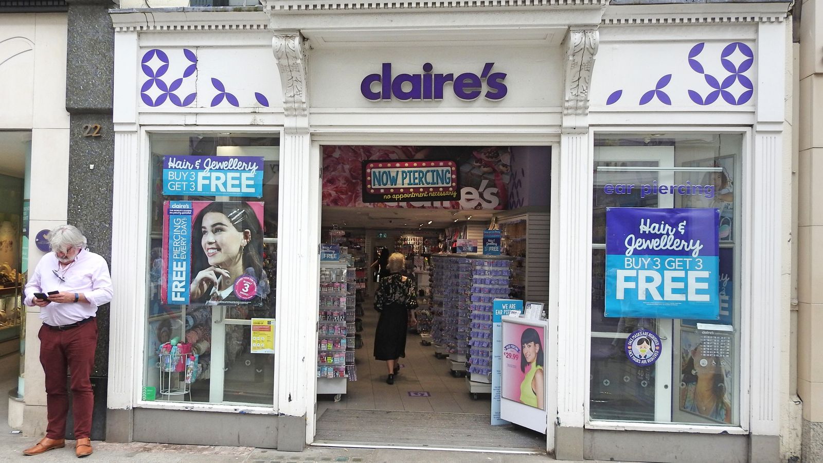 WH Smith buyer and HMV owner in race to save Claire’s | Money News