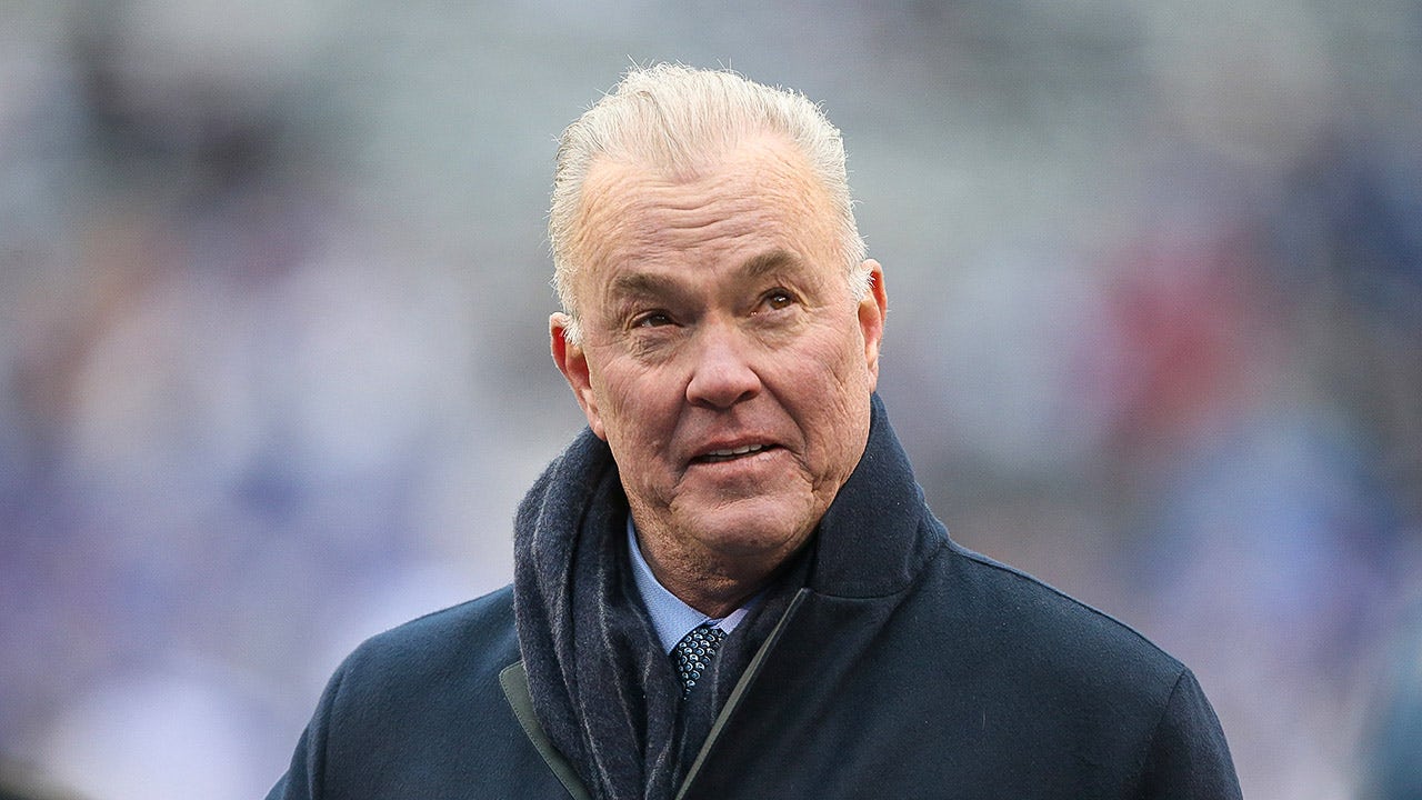 Cowboys’ Stephen Jones dismisses Micah Parsons trade talk after Packers debut