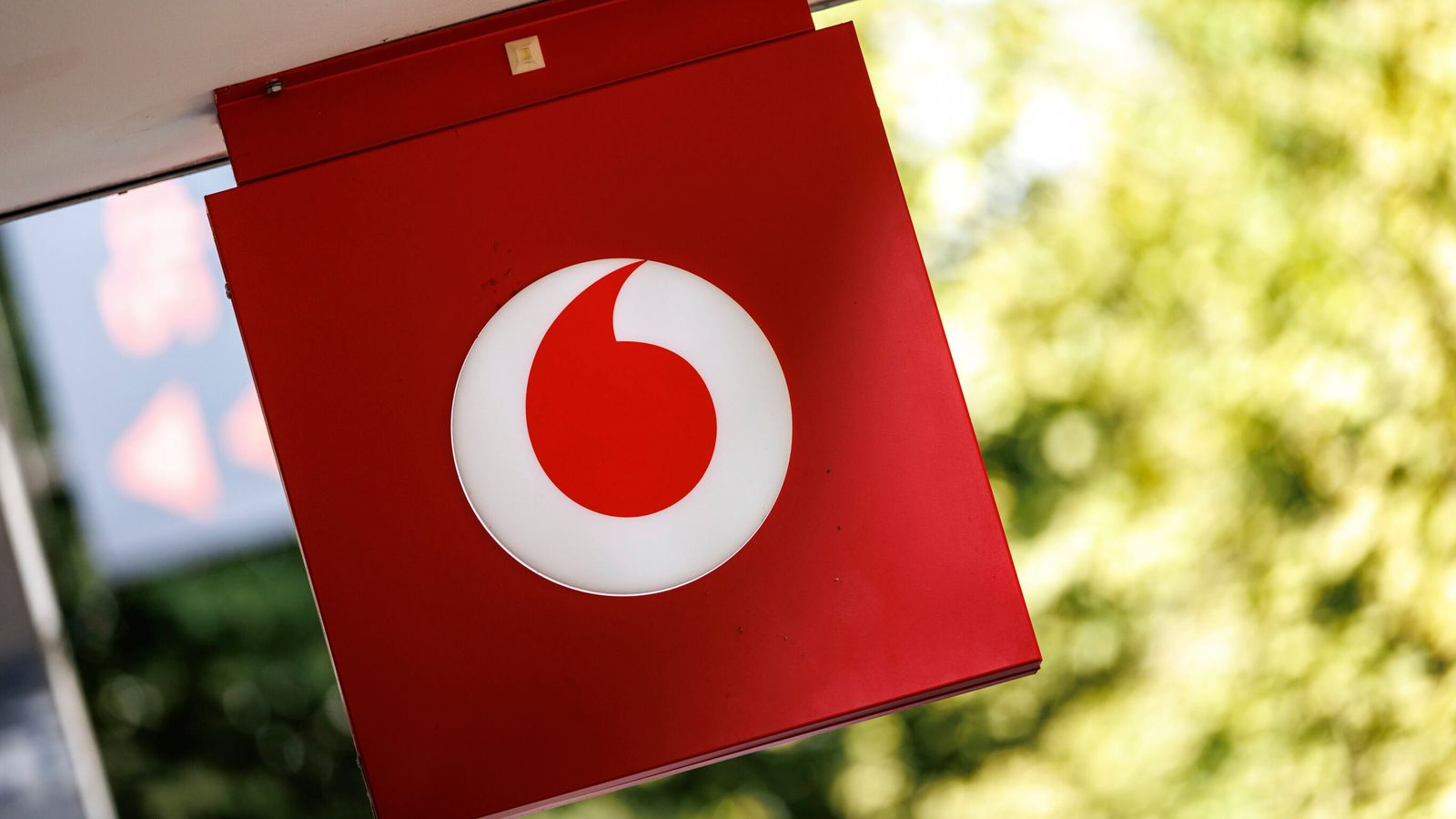 Vodafone internet services down for thousands of users | Science, Climate & Tech News