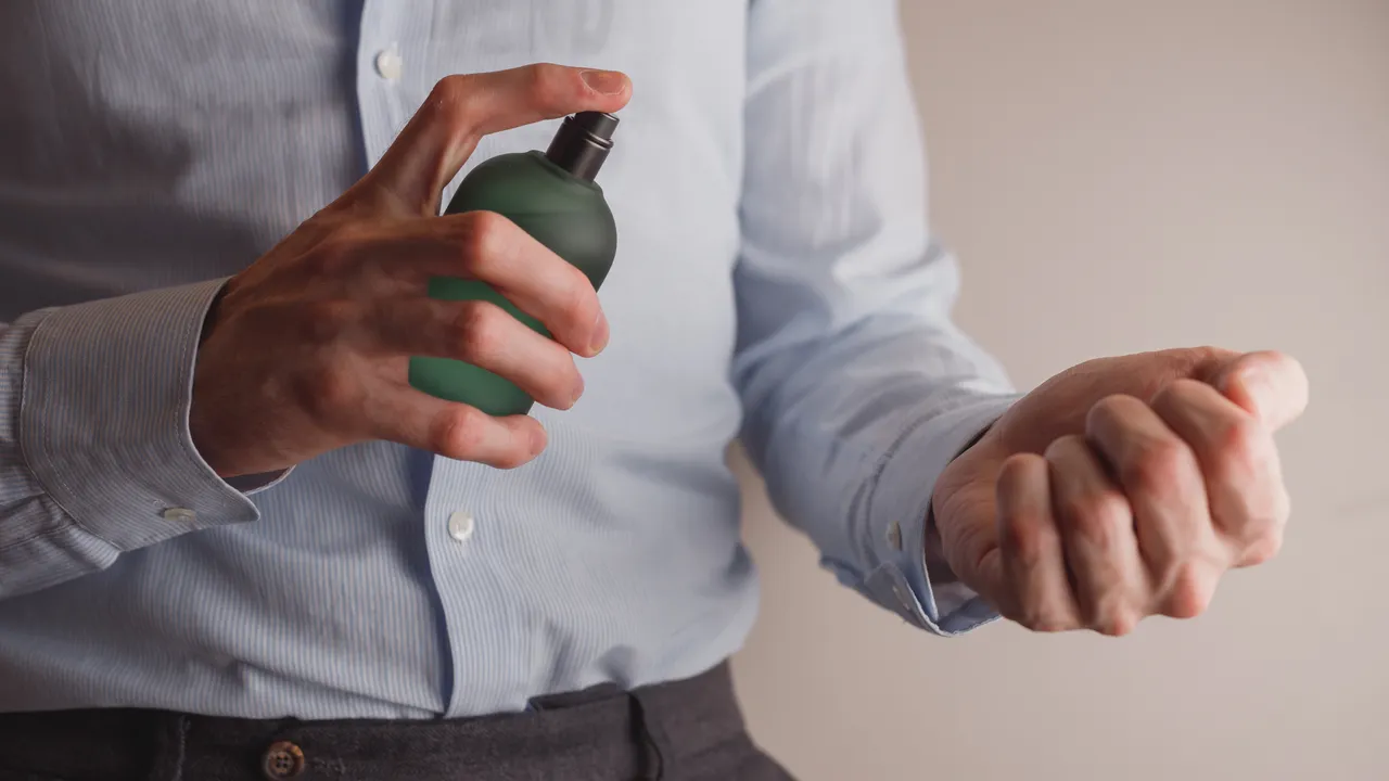 How to Pick Cologne For Your Boyfriend, According to Perfumers