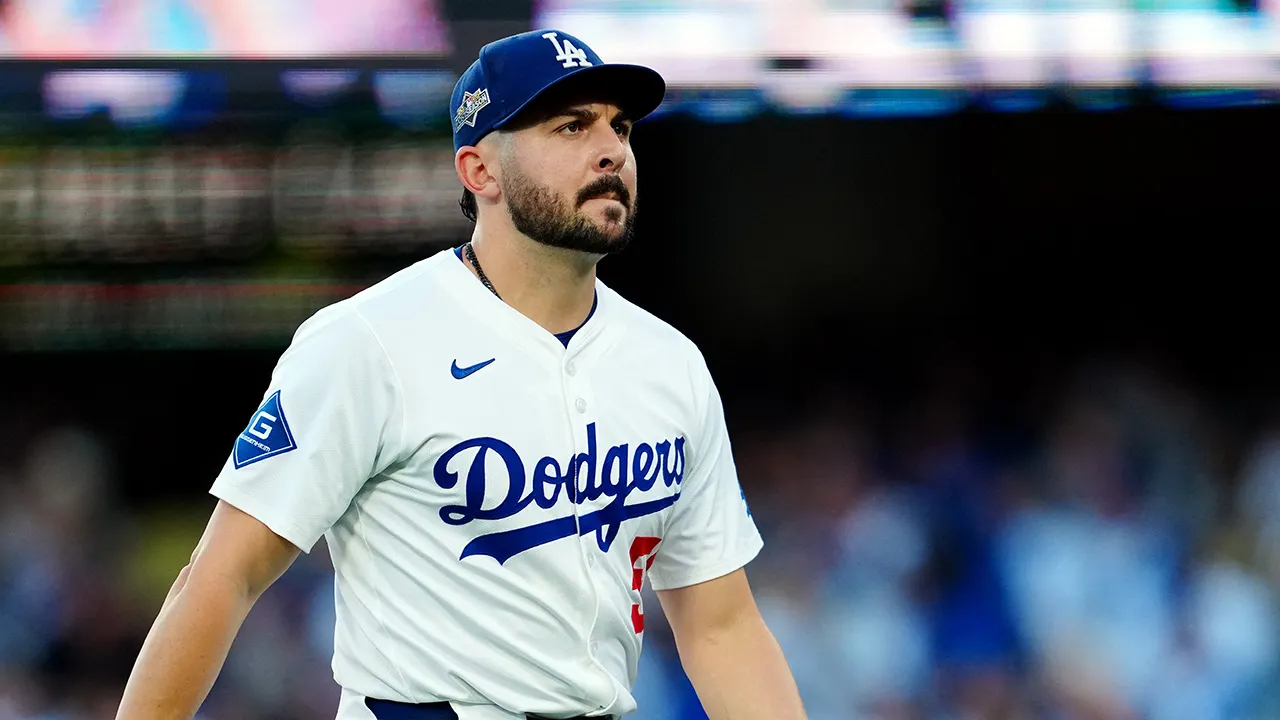 Dodgers pitcher Alex Vesia announces death of infant daughter Sterling