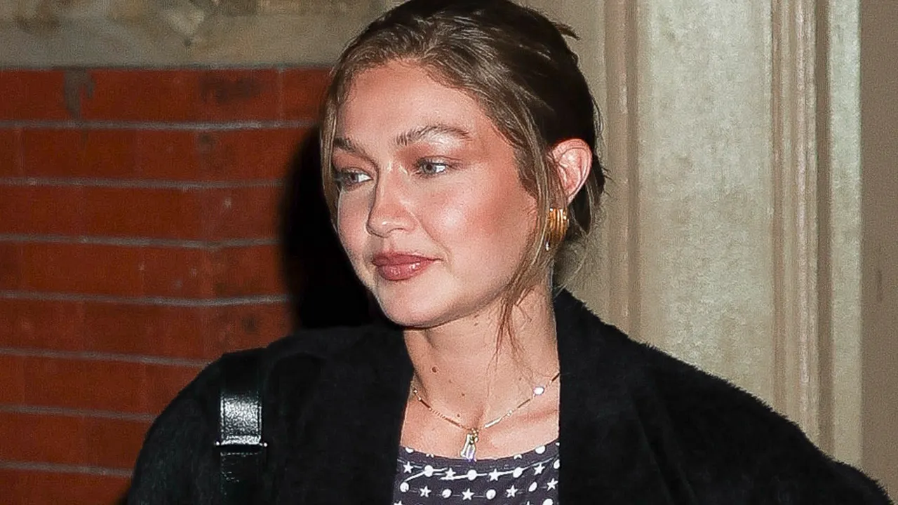 Gigi Hadid Topped Off Her Butt-Rip Barrel Jeans With a Very Millennial Fall Jacket