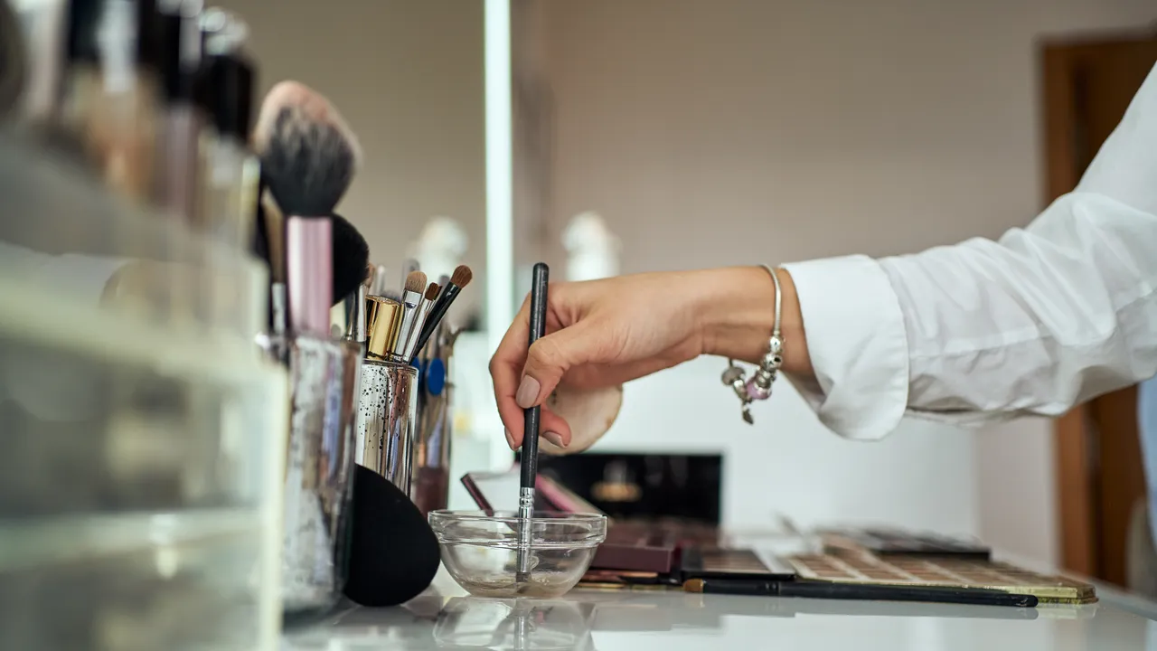9 Best Makeup Brush Cleaners Tested 2026, Approved by Makeup Artists