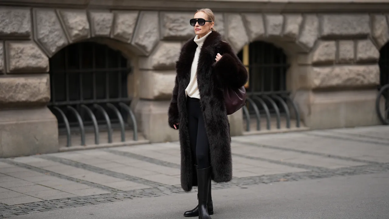 What to Wear With Leggings to Look Incredibly Chic in 2026