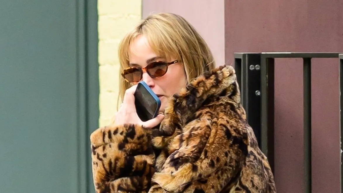 Jennifer Lawrence Proves the Best Spring Flats Look Just As Good With Sweats and Jeans