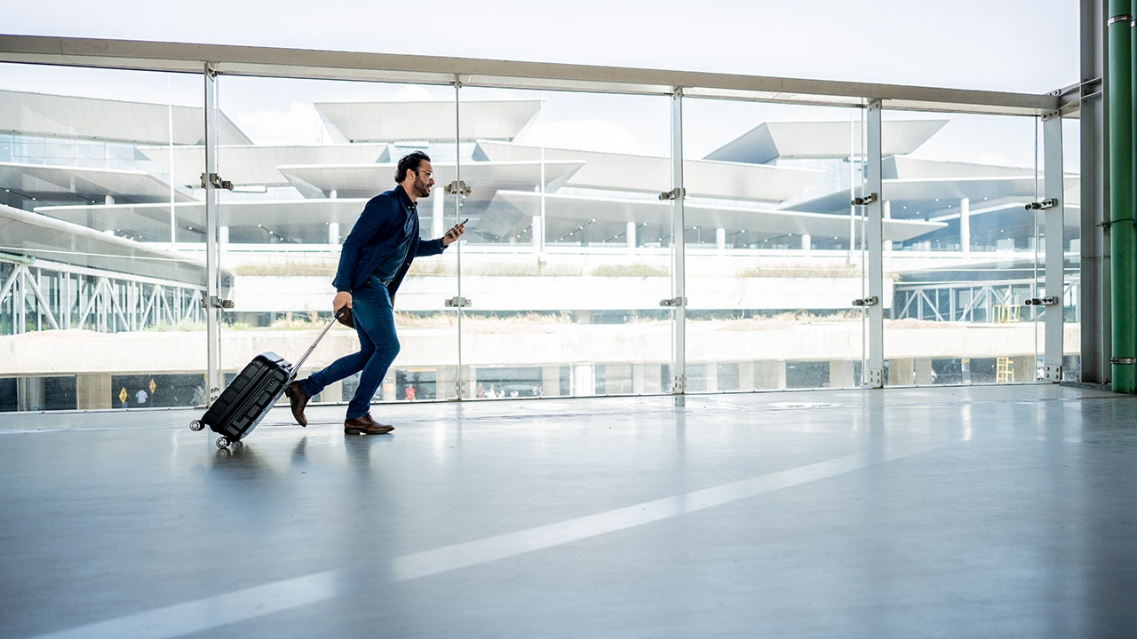 American Airlines expands AI program to help delay flights for passenger connections