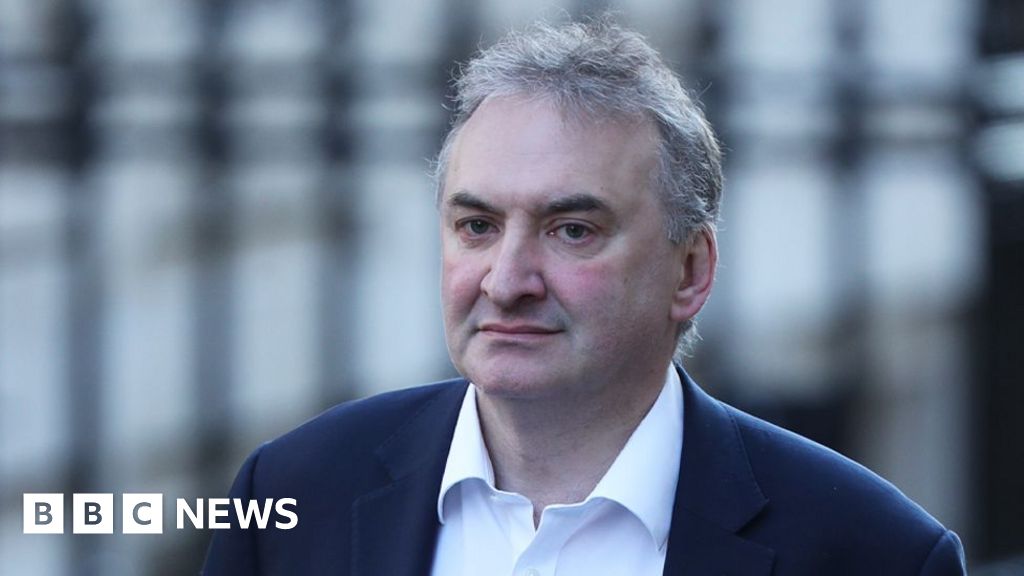 Sir Chris Wormald stands down as head of Civil Service