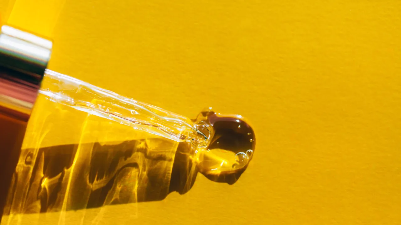 How to Apply Argan Oil for Smooth Hair, According to Pro Hairstylists