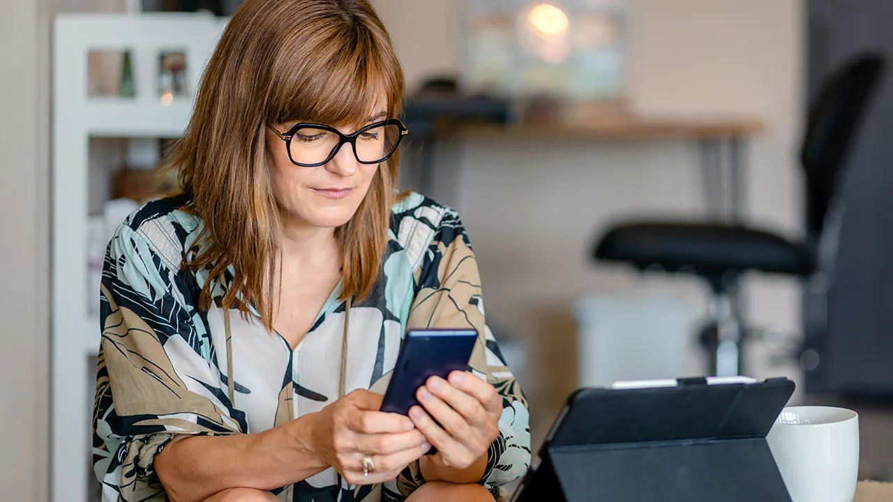 Microsoft unveils AI content verification system to combat deepfakes