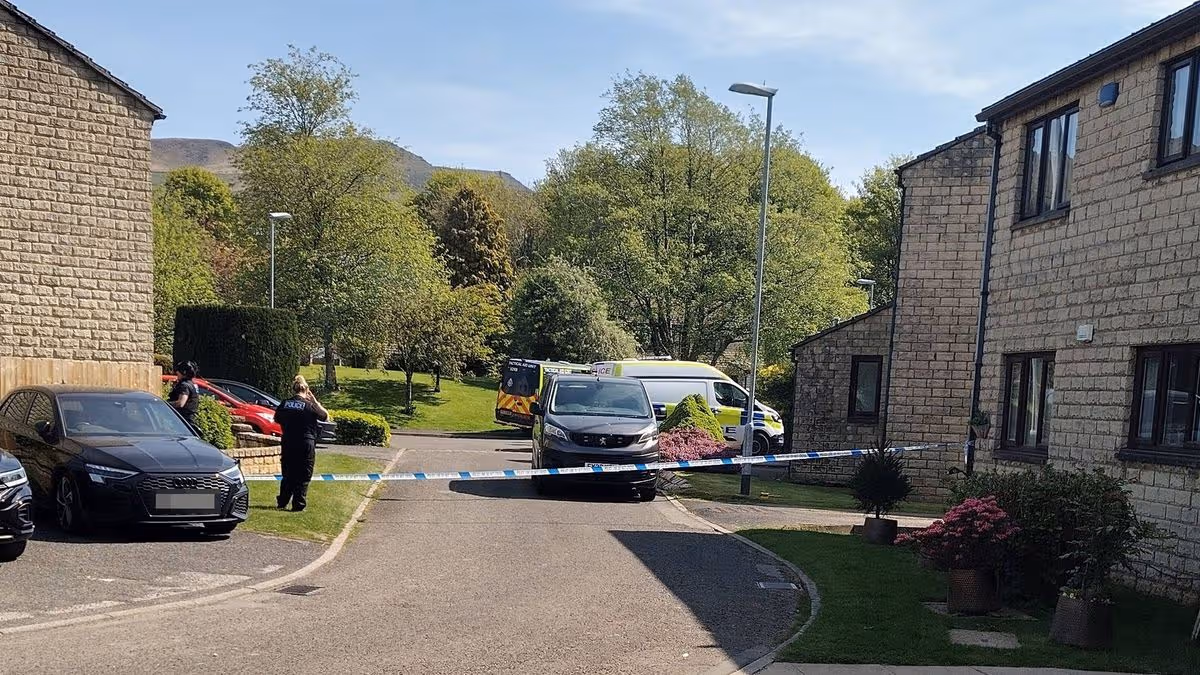 Emergency bomb disposal team rush to cricket club as residents flee from homes