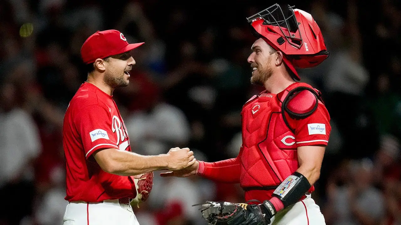 Reds ABS challenge overturns call and earns fans free pizza in wild scene