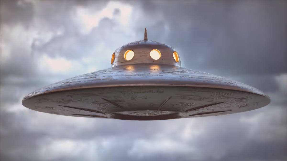 FBI agent ‘feared for her life’ as UFO sightings caused string of ‘mysterious deaths’
