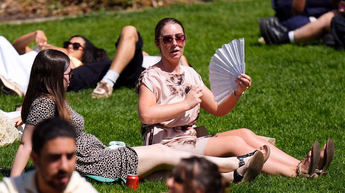 UK set for 40C temperatures during four more heatwaves in ‘African roast’ summer