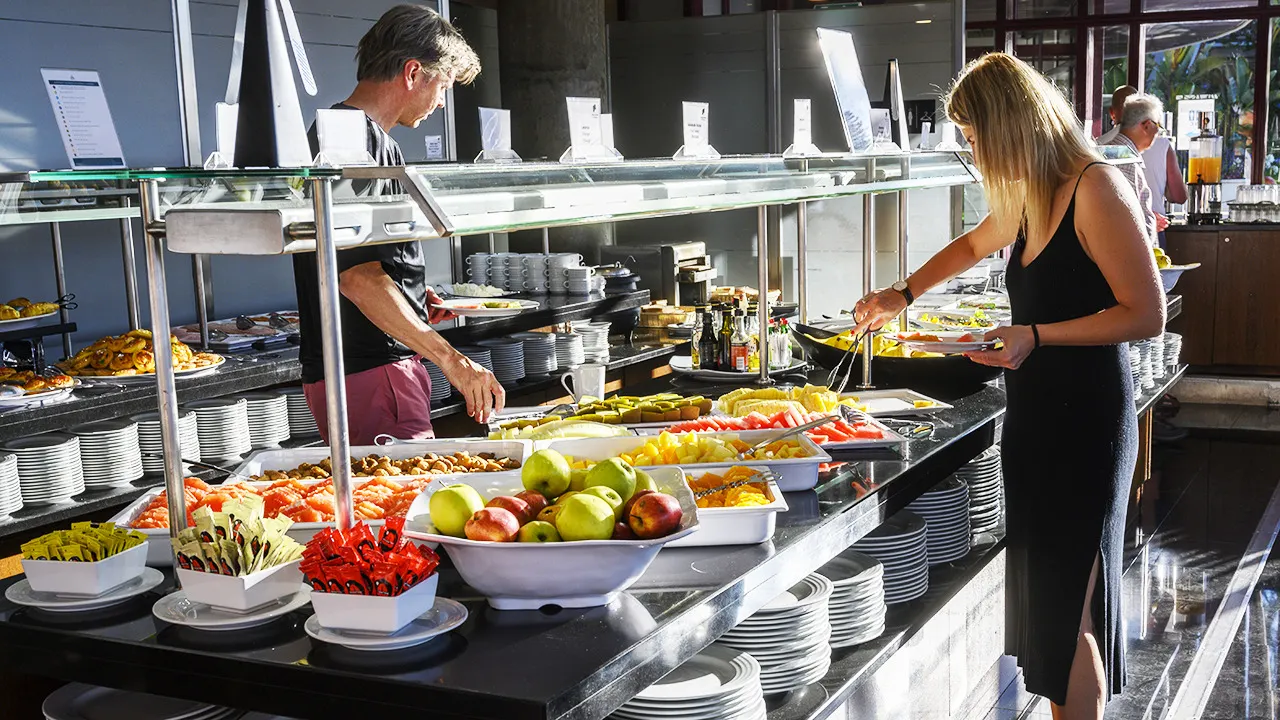 Cruise line warns guests of fines for bringing buffet food to rooms