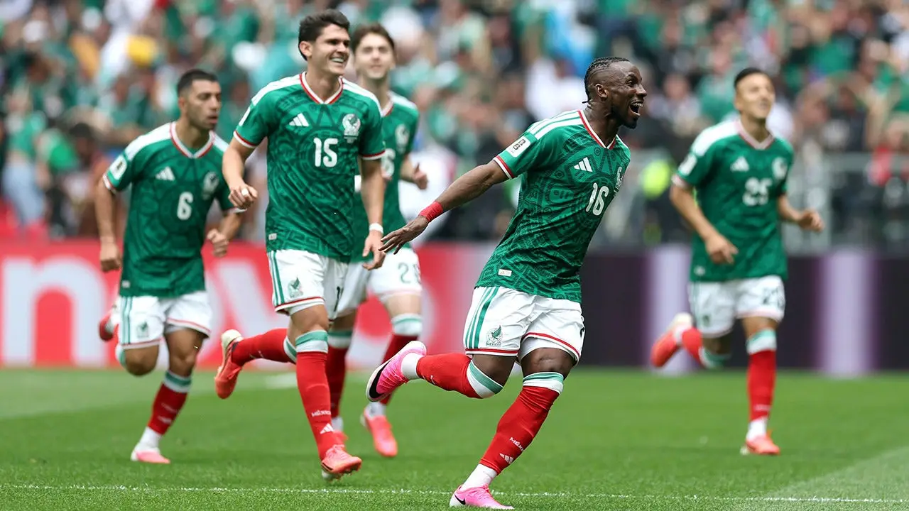 Mexico scores first World Cup goal on home turf after emotional national anthem