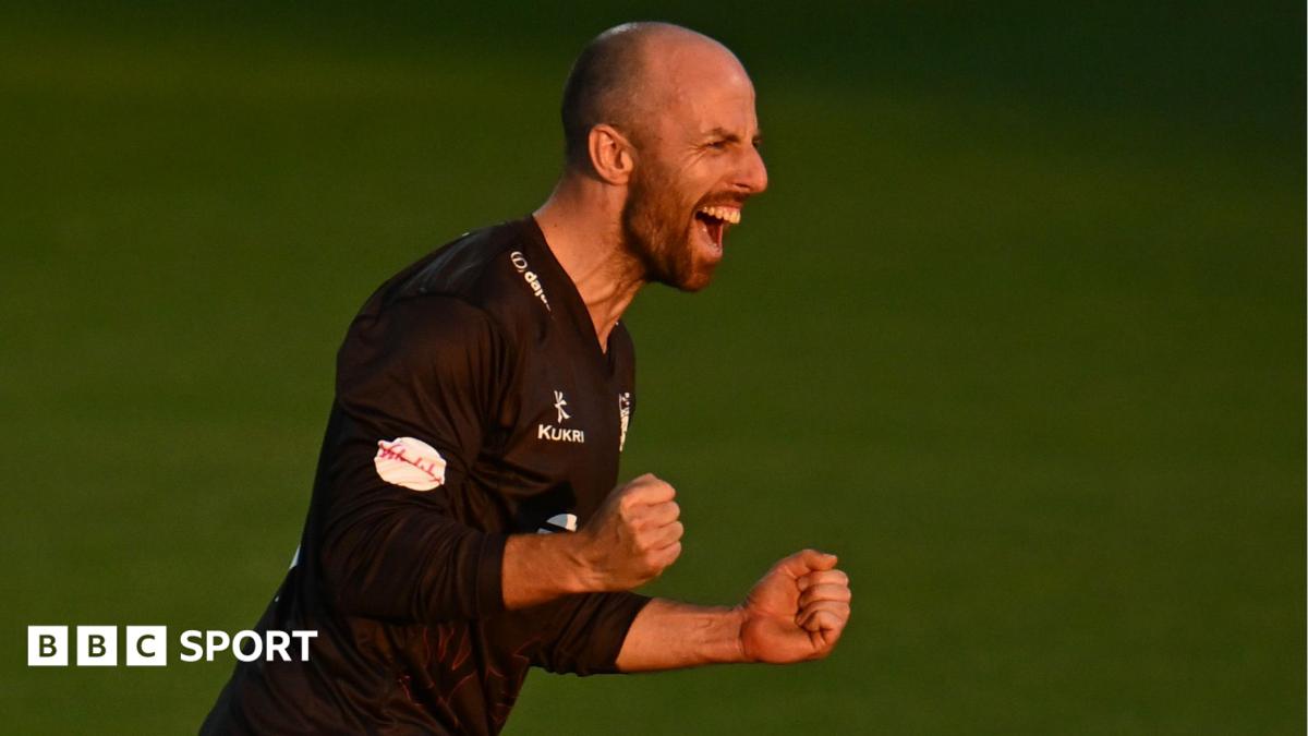 T20 Blast: Yorkshire into quarter-finals as Hampshire secure home tie