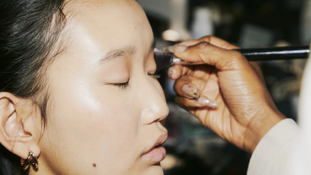 How to Apply Primer on Your Face, According to Pro Makeup Artists