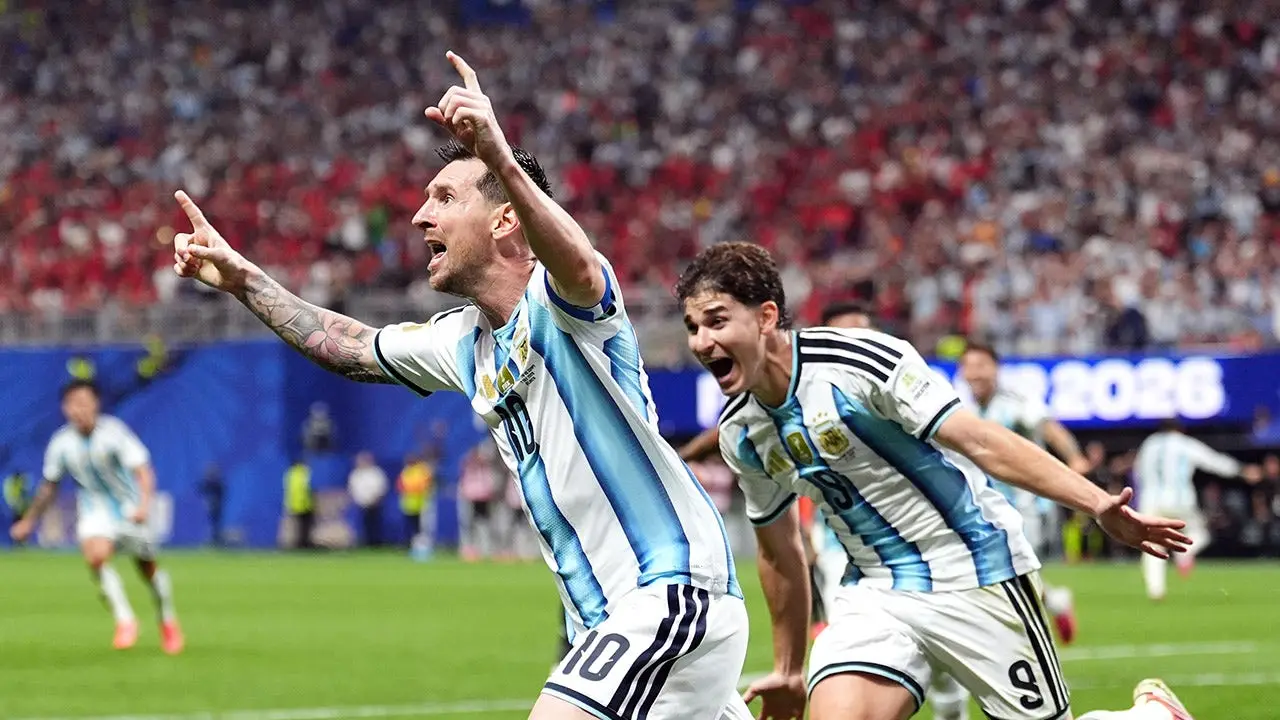 Argentina scores 3 late goals for World Cup comeback win over Egypt