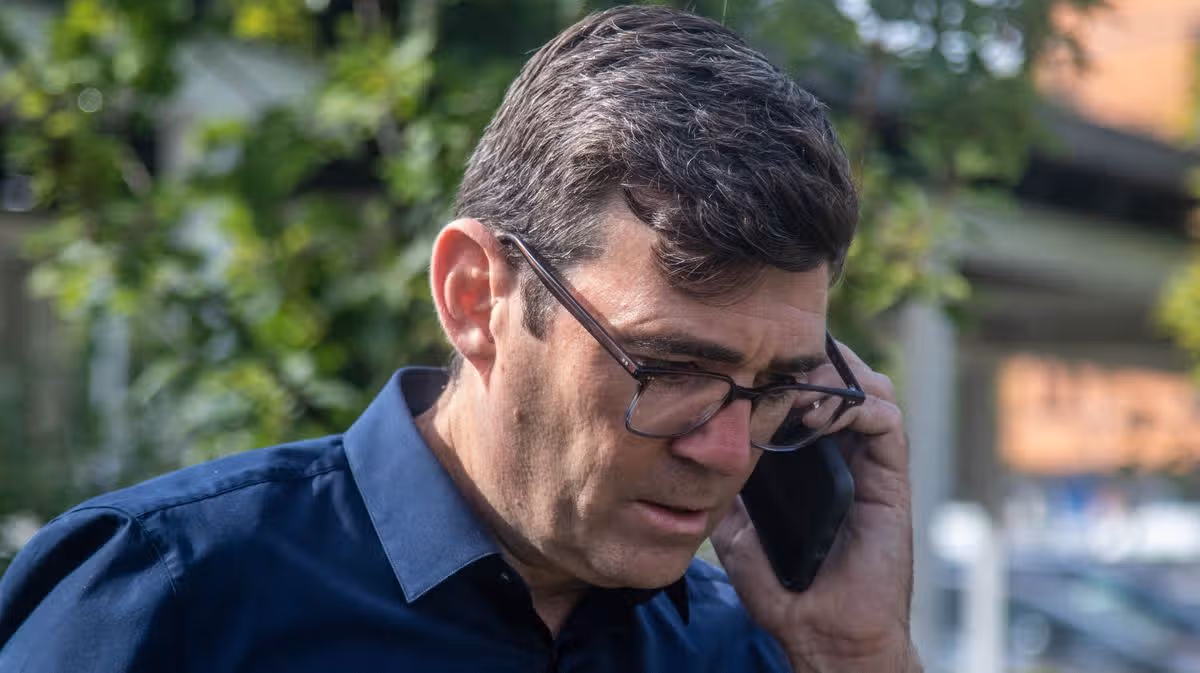 Andy Burnham says he’s not embarrassed after messaging person posing as Donald Trump’s top aide