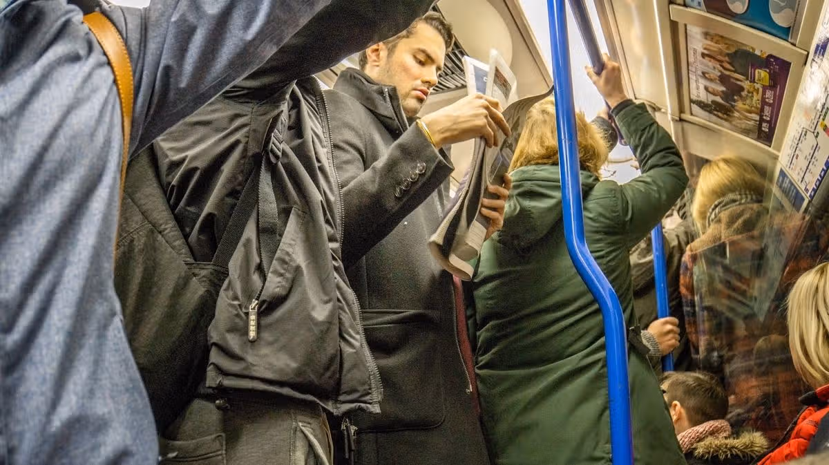 ‘I was trapped in a tube snog fest before 9am so here’s my rush hour etiquette list’