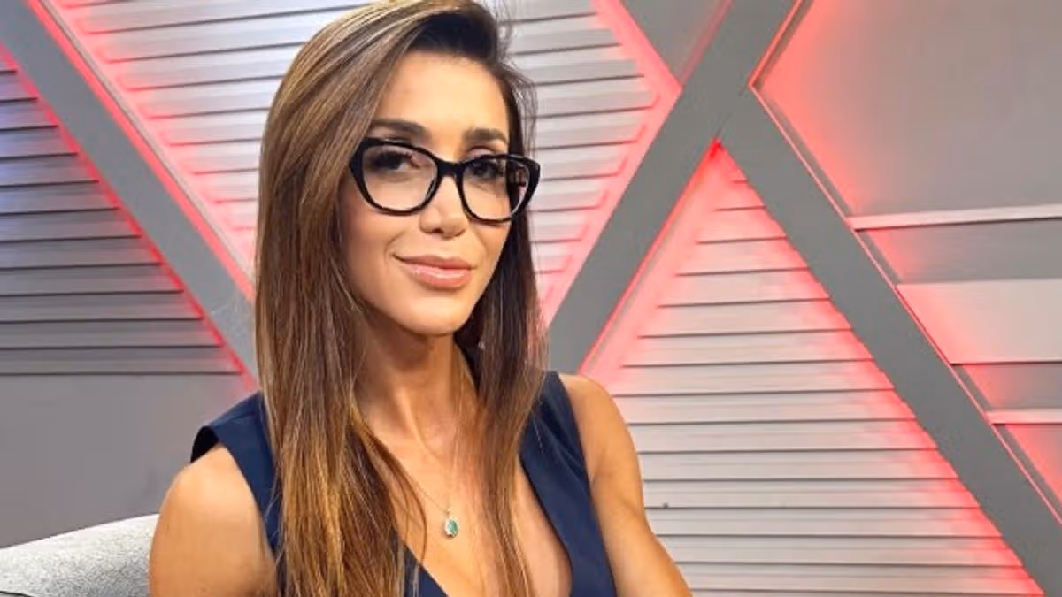 Stunning influencer bitten by 7ft shark as experts issue ‘ultimate selfie’ warning