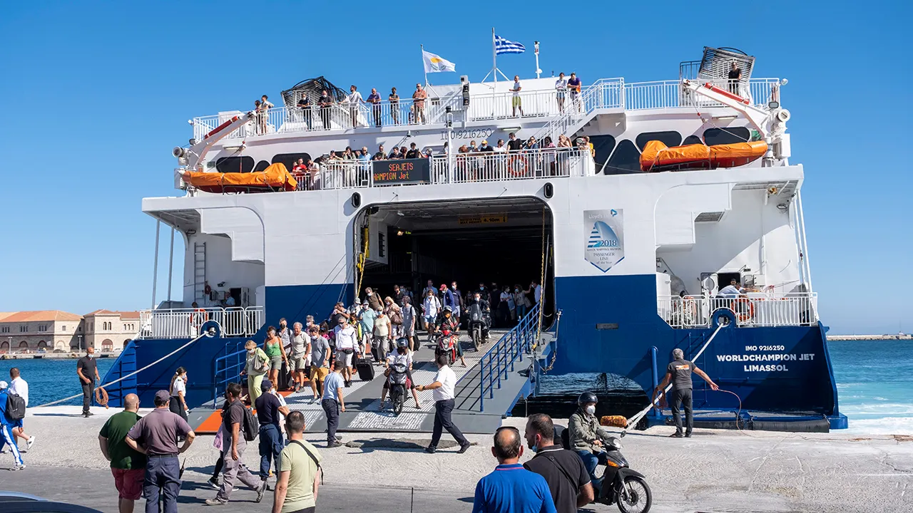 Greece ferry seasickness warnings grow as Meltemi winds hit Cyclades