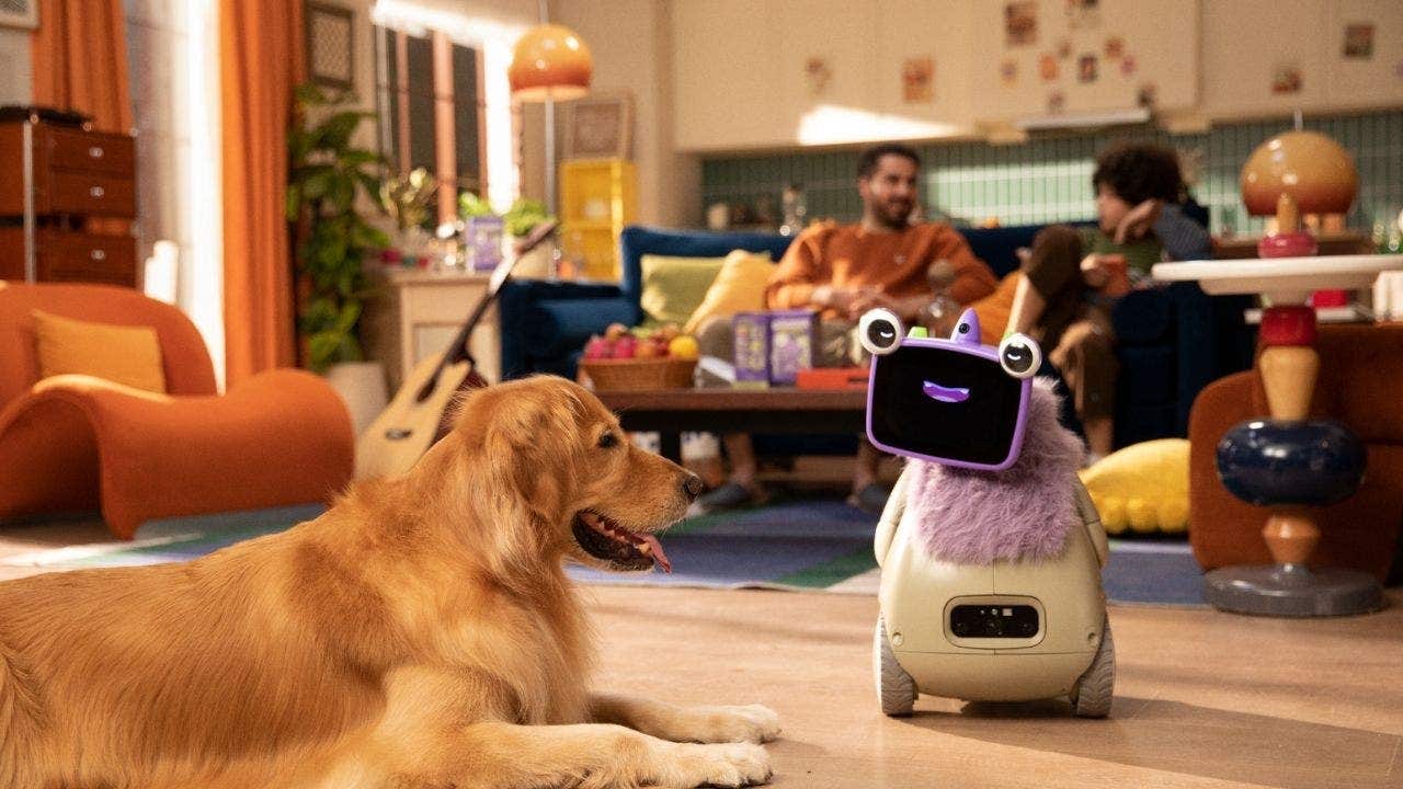 OlloNi SS1 AI robot pet stores family memories in removable module