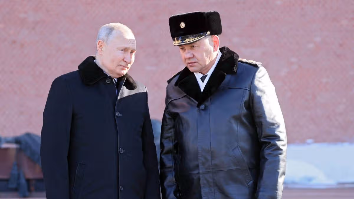 Top Putin official angers neighbours with freaky ‘shamanic ritual’ at Moscow home