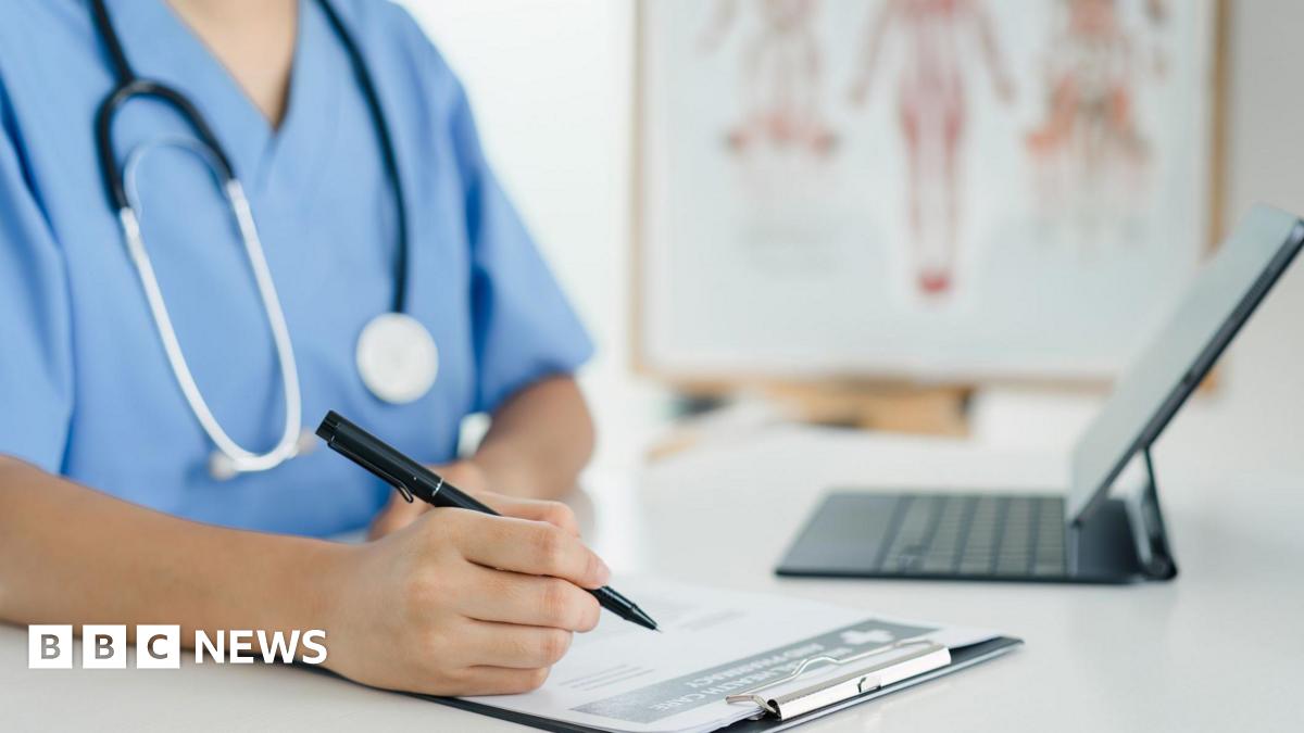 NI health: Hospital doctors to strike as pay dispute continues