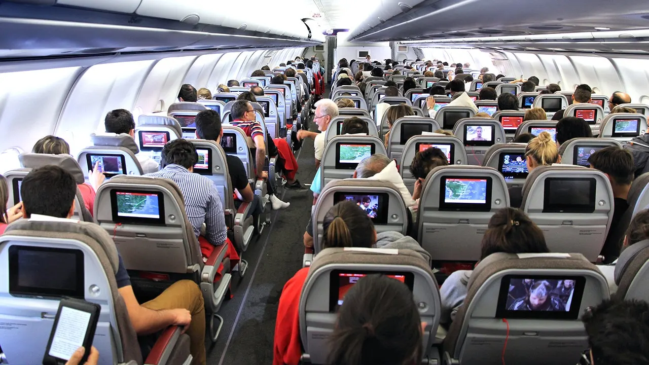 American Airlines flight makes emergency landing as oxygen masks deploy